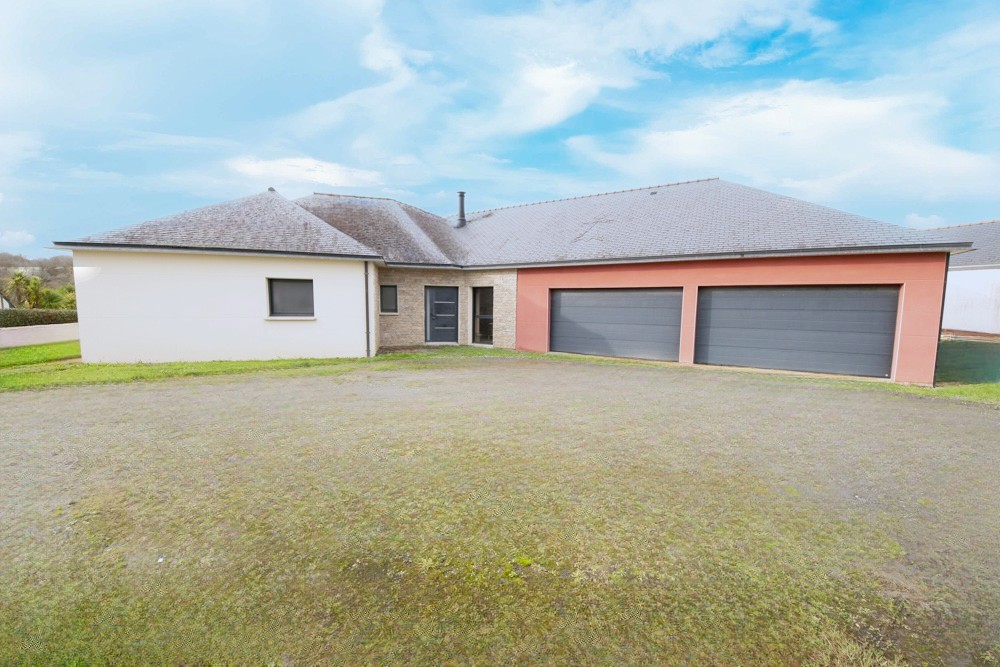 GRANDE MAISON PLAIN PIED T6 - 190 M2 HABITABLE + 255 M2 UTILE (GRENIER AMENAGEABLE - GARAGE- SOUS-SOL) - TERRAIN 1600 M2 photo 2